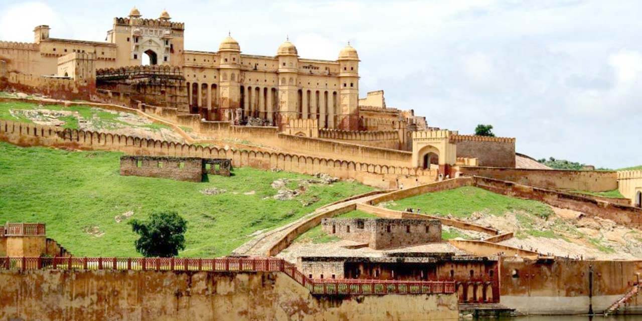Amber Fort - Jaipur Tourist Attraction